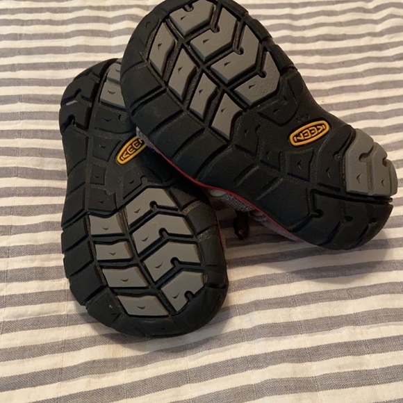 Toddler Keen sandals size 5 - Picture 3 of 4